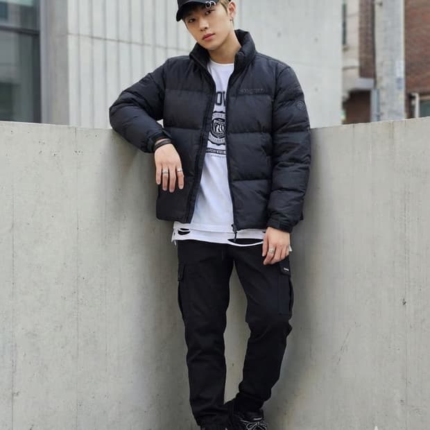 디스커버리 익스페디션 블랙 덕다운 숏패딩 자켓