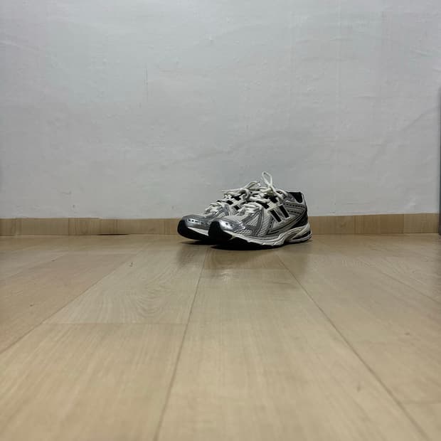 뉴발란스 1906R 실버 메탈릭 블랙
