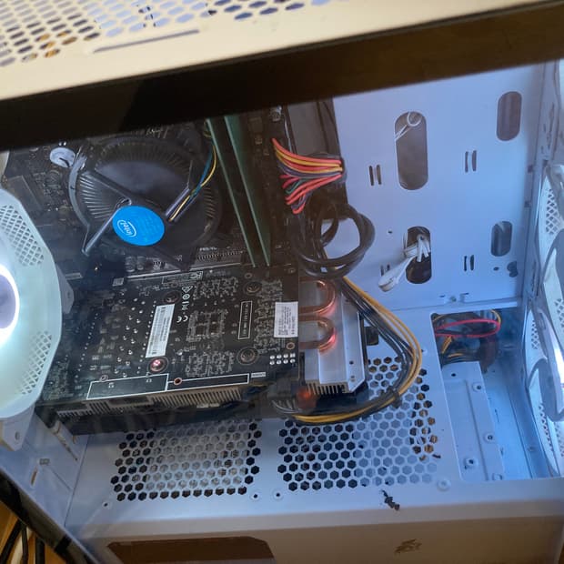 RTX 2060 게이밍 컴퓨터 본체 입니다!