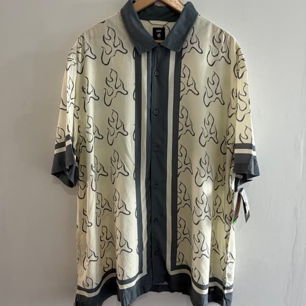 Vans반스 플레임 보더셔츠