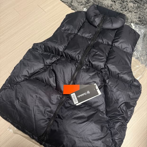 골드윈 퍼텍스 퀀텀 다운 베스트 블랙 M 새제품