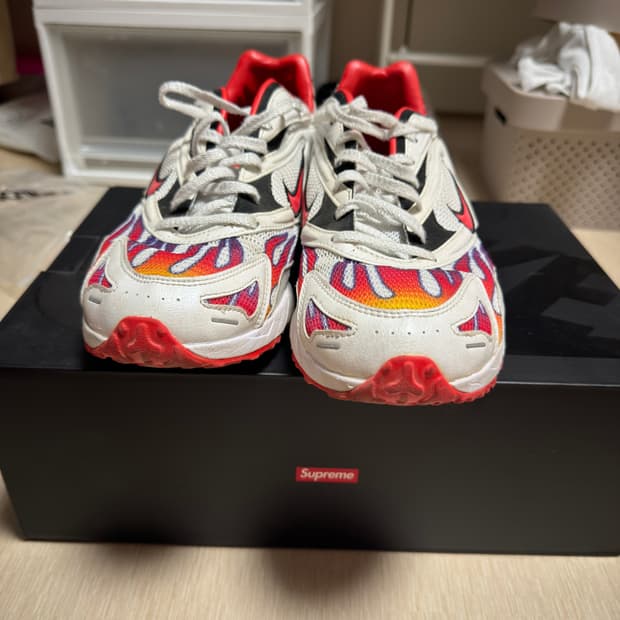 나이키 슈프림 줌 스펙트럼 270