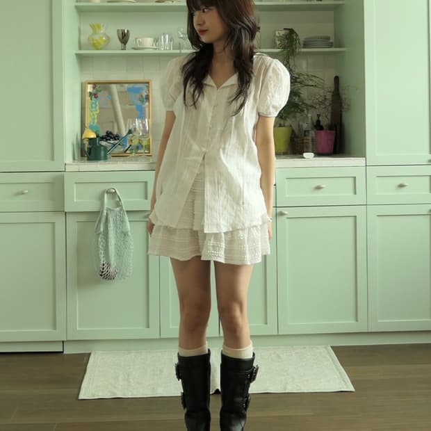 셀리테일즈 RIBBON STRAP BLOUSE (IVORY)