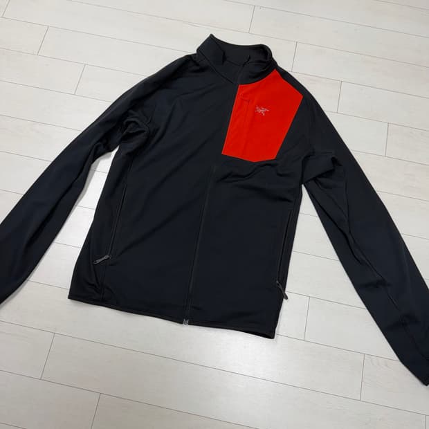 아크테릭스 델타 자켓 L 사이즈  상태 9.8/10  진짜.... 델타는