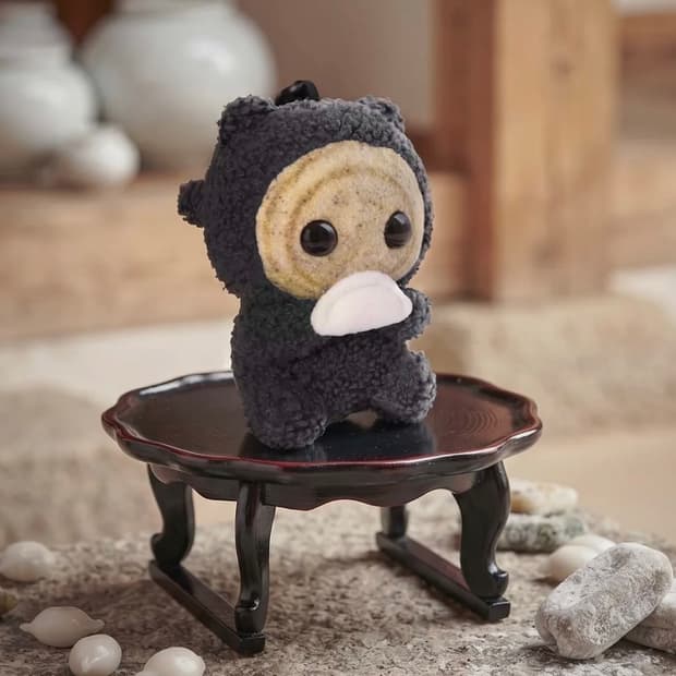 동궁 꺼먹살이 인형키링 13cm 냠냠 넷플릭스 무신사