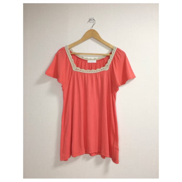 빈티지 코랄 스퀘어넥 티셔츠