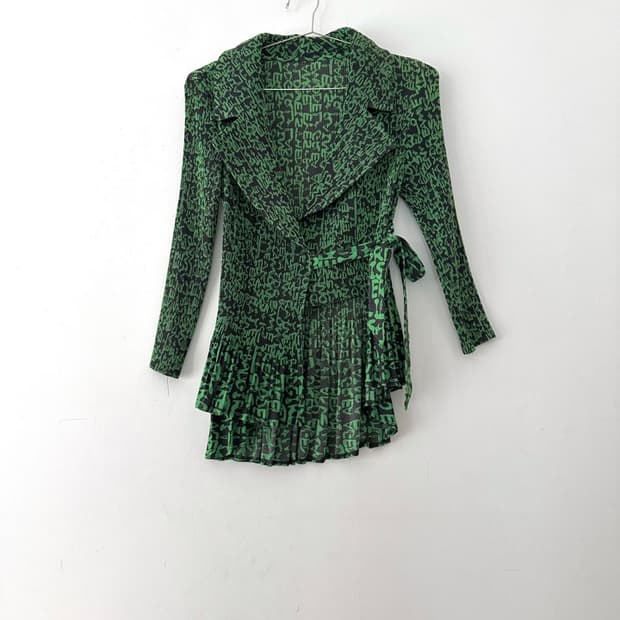 Asymmetrical contour pleats cardigan