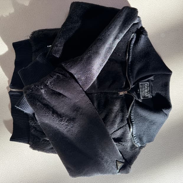 게스 숏패딩 100,000원