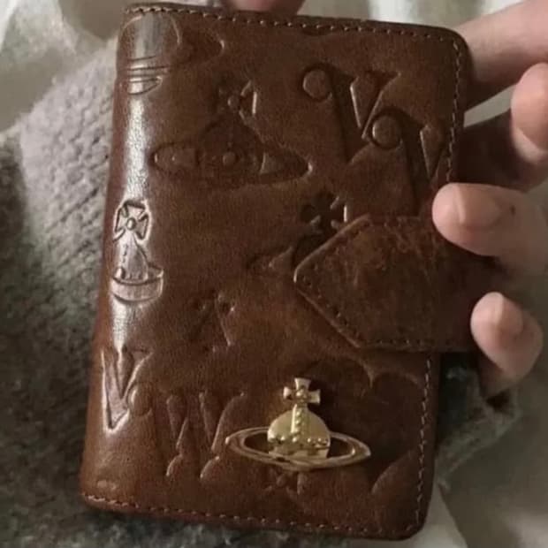 구해요‼️‼️)비비안웨스트우드 지갑 구해요