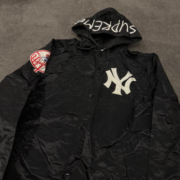 [정품/M] 15ss 슈프림 마제스틱 양키스 새틴 블랙 후드 자켓
