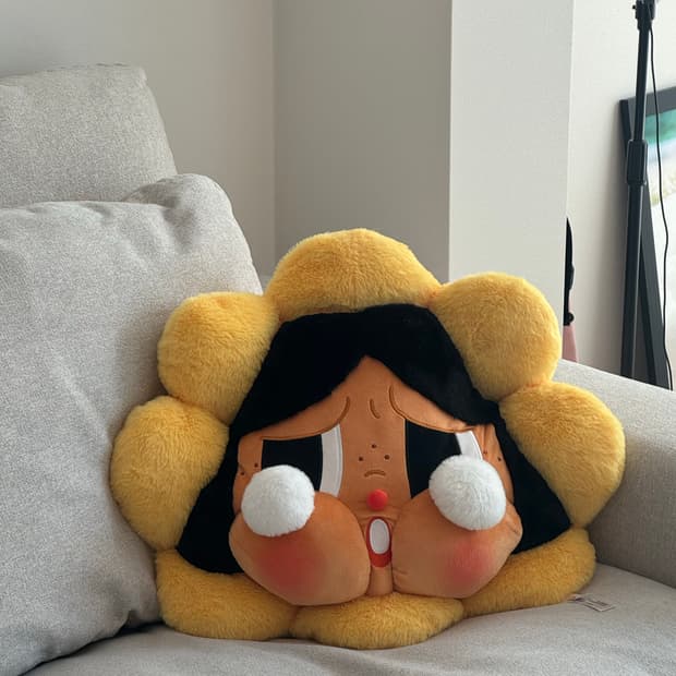 POP MART 크라이베이비 플러시 쿠션