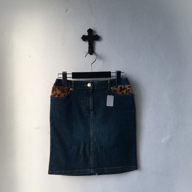 Pocket point mini skirt