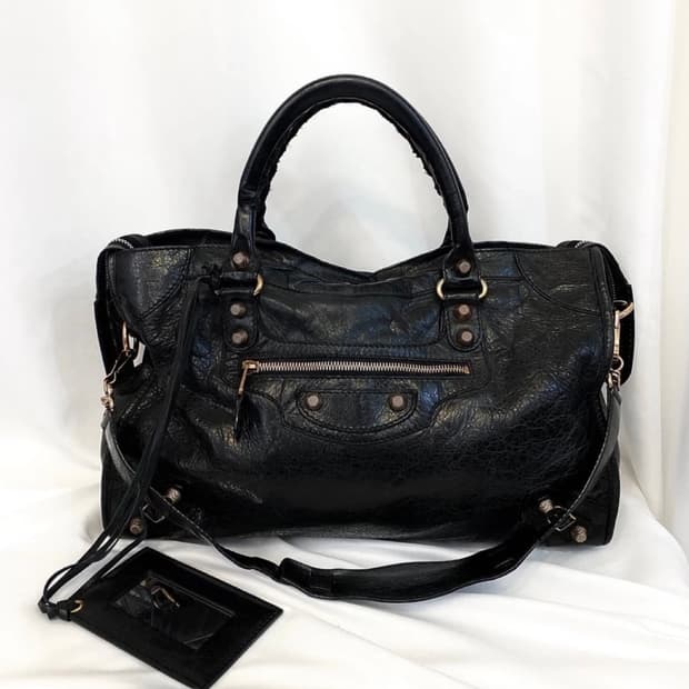 발렌시아가 모터백 미디움 블랙