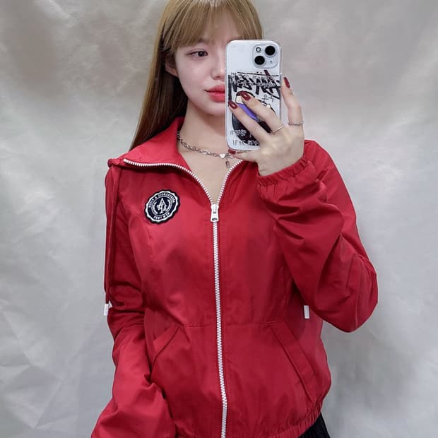 아베크롬비 레드 패치로고 바람막이 