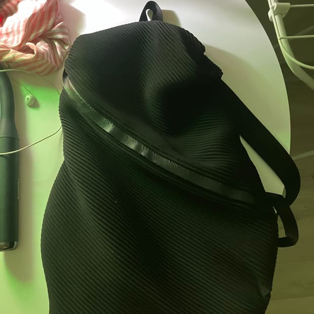 이세이 미야케 플리츠 백팩