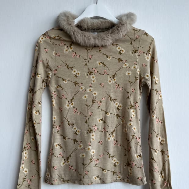 DINN TAN AISE 퍼 트리밍 긴팔 