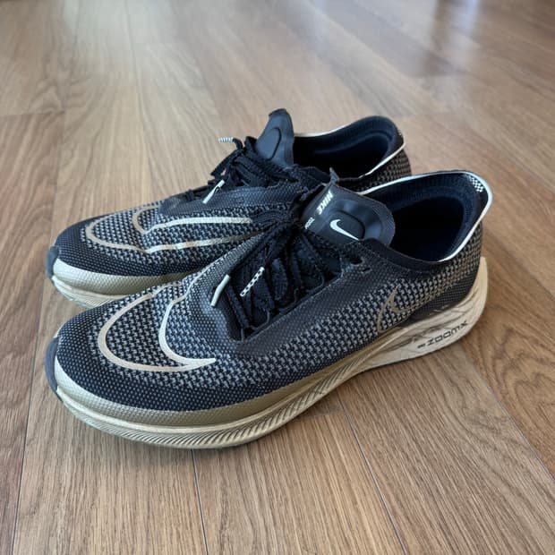 [나이키] ZoomX Streakfly 블랙골드 275 / US9.5