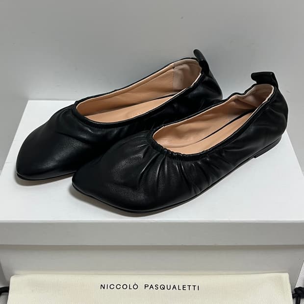 [36]니콜로 파스쿠알레티 25fw 셔링 플랫 슈즈/블랙