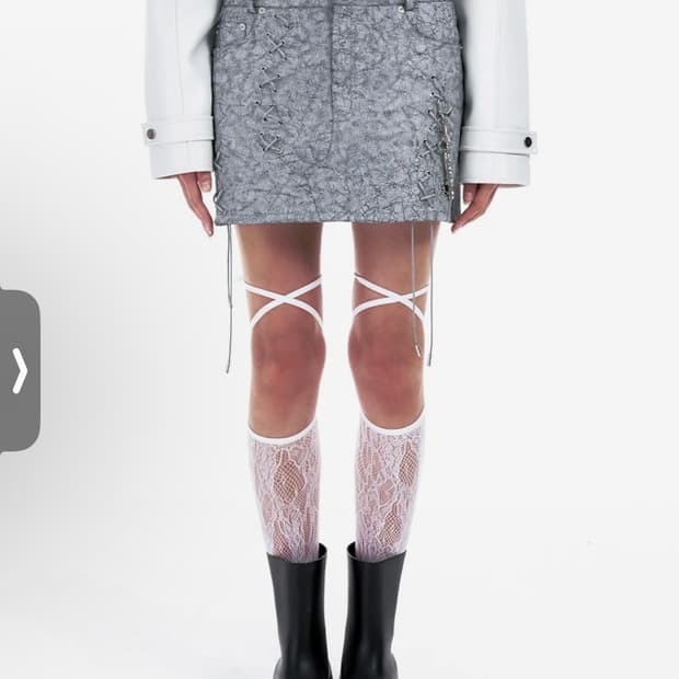 엘이이와이 아일렛 스커트 EYELET MINI SKIRT GRAY