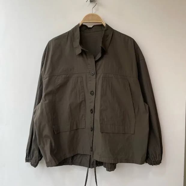 더엣지 카키색 야상형 자켓 100