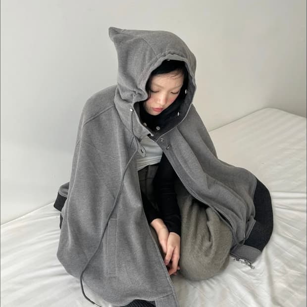 샵페어리 shopfaerie earhood fur cape 케이프 차콜