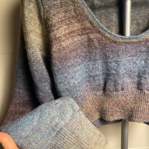 LUV IS TRUE 니트 Free