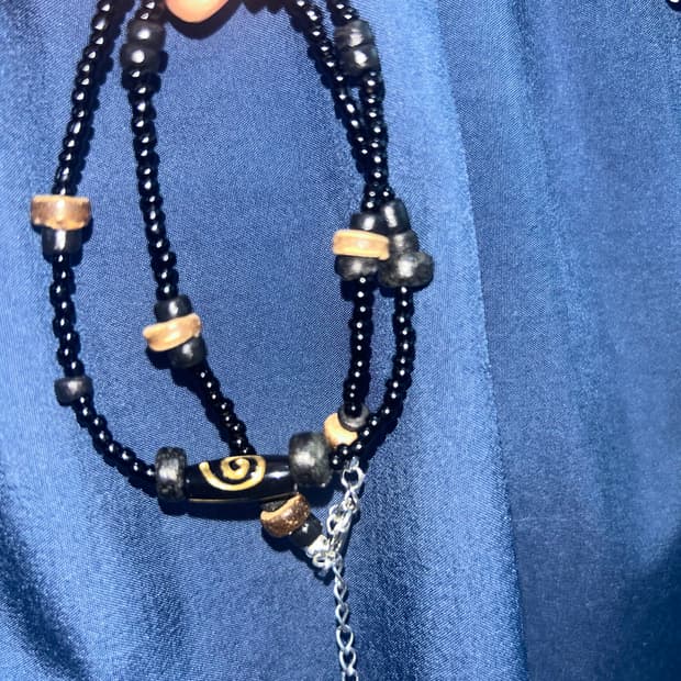 빈티지 비즈 팬턴트 블랙 목걸이 / b spiral necklace