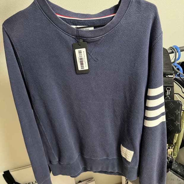 (새벽꿀매) 톰브라운 사선 프린팅 맨투맨 2사