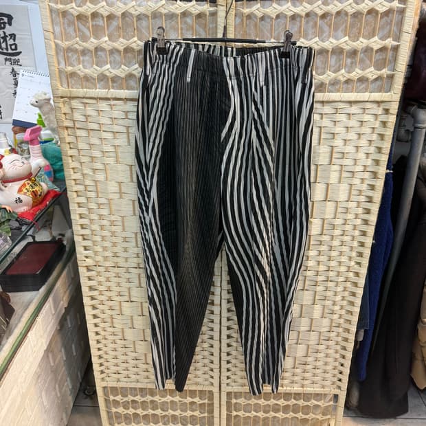 2/32 정품 옴므 플리세 바지 팝니다