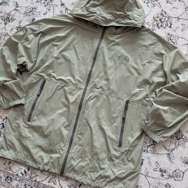 노스페이스 말차색 바람막이