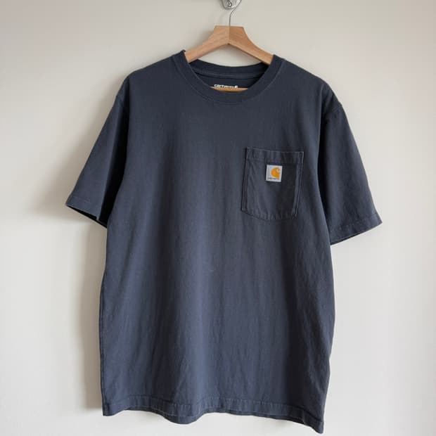 칼하트(Carhartt) 포켓 반팔 티셔츠
