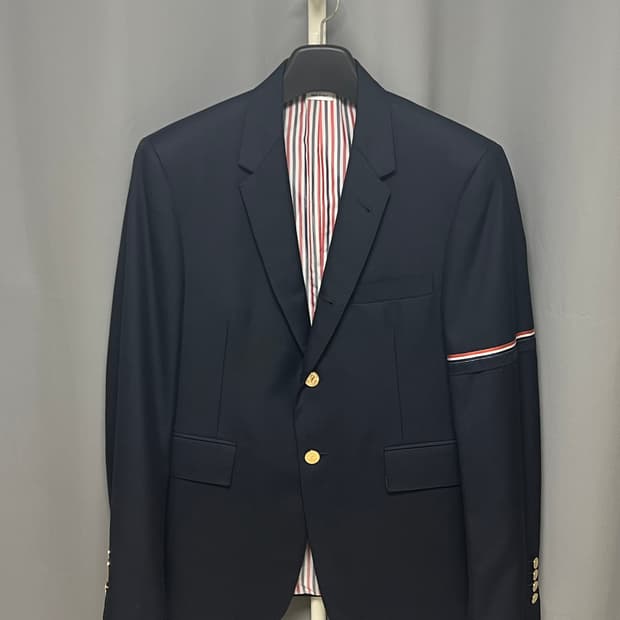[정품] 새상품급 / 톰브라운 암밴드 금장 블레이저 네이비 2size