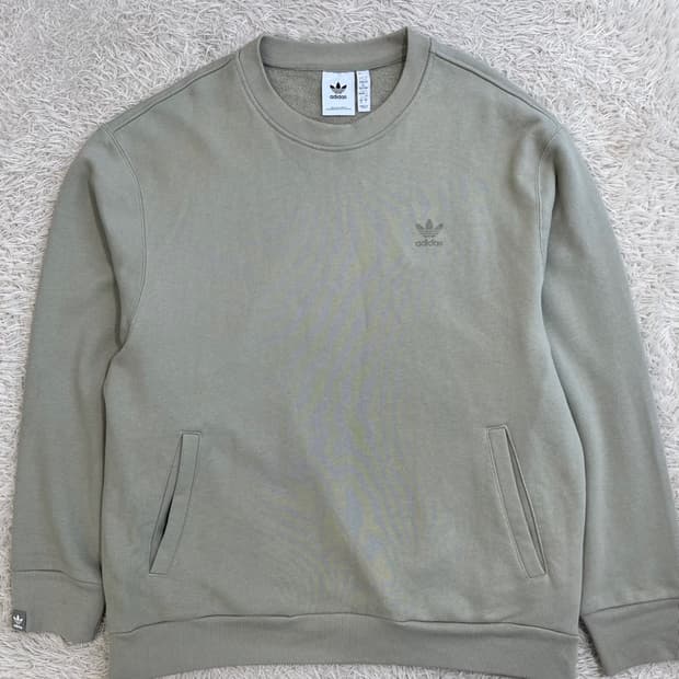 아디다스 에센셜 크루 맨투맨/#610