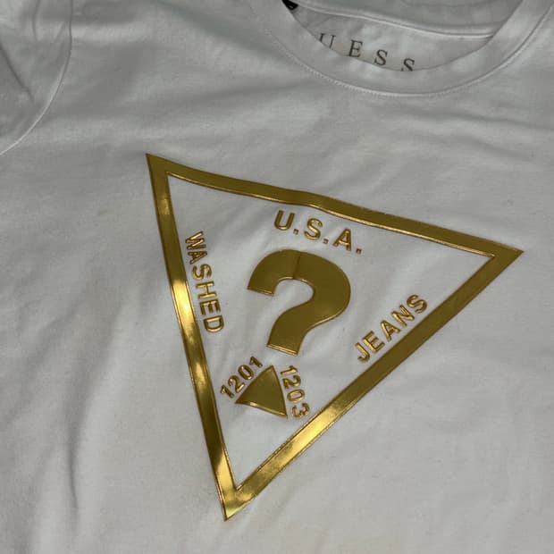 게스 로고 여성 반팔티 y2k