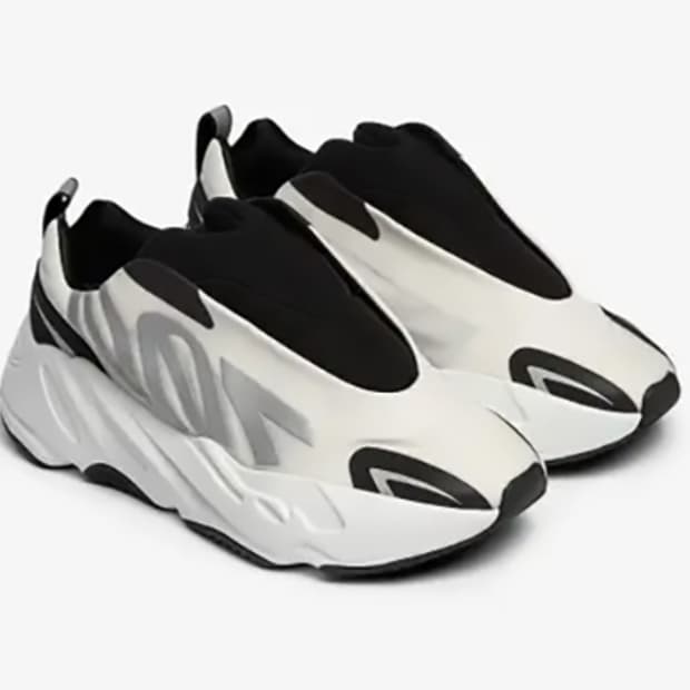 새상품 아디다스 이지부스트700  245