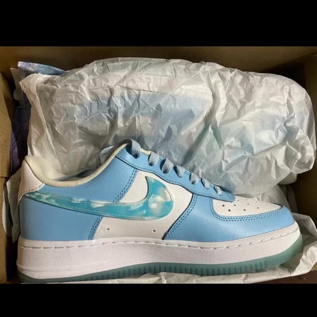 나이키 에어포스 1 셀레스틴 블루 250 새상품 구름 포스