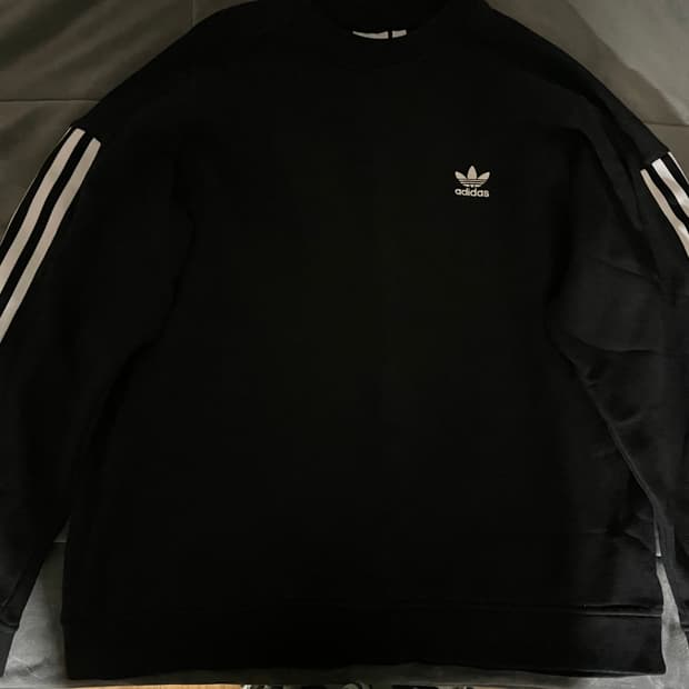 아디다스 맨투맨 