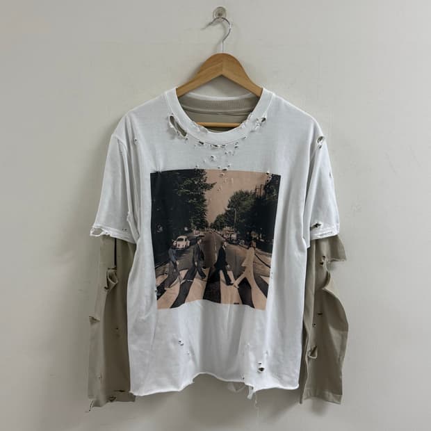 Grunge look 비틀즈 distressed tees (긴팔 포함)