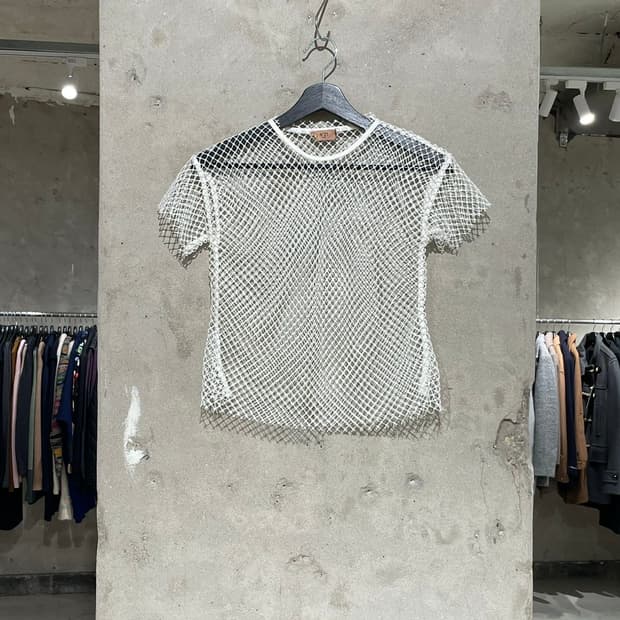 n21 화이트 메쉬 하프티