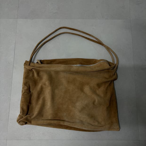 Gabriela coll garments 스웨이드 백