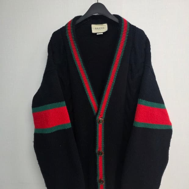 구찌 케이블 가디건 사이즈 105~110 상태 최상급