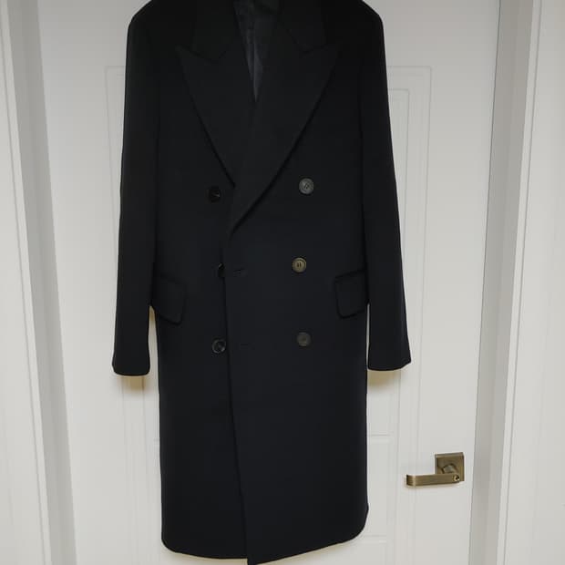 솔리드옴므 21fw 피크드 라펠 코트 팝니다