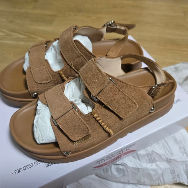 브루마스 소가죽 스웨이드 디아나 여성 키높이 샌들 245cm