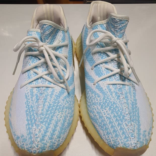 아디다스 이지부스트 275