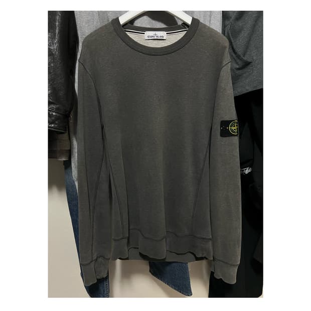 스톤아일랜드 그레이 맨투맨