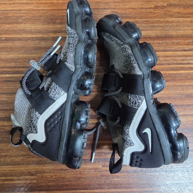 나이키 에어 베이퍼맥스 유틸리티 문 파티클 270