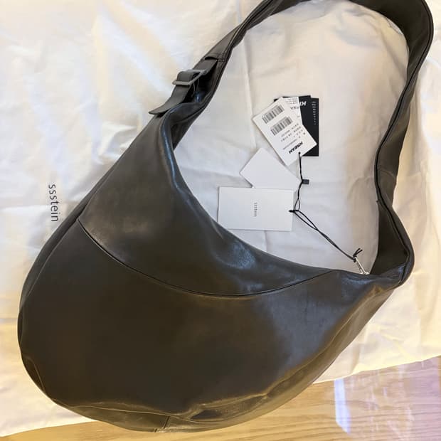 슈타인 트위스트 숄더백 블랙 26ss