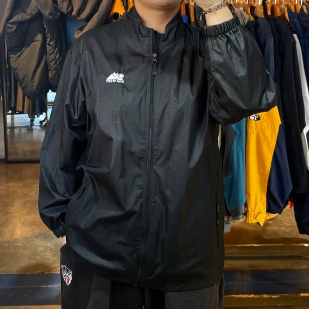 아디다스 클리마 패턴 바람막이