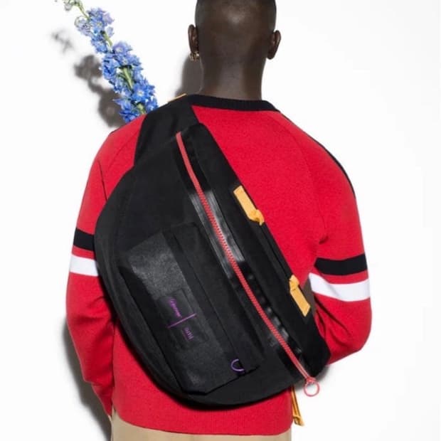 아미 x 이스트팩 슬링백 AMI x EASTPAK 크로스보디백 크로스백 