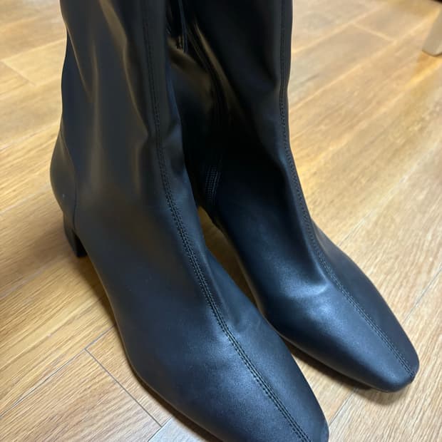 자라 블랙 앵클 부츠 245 사이즈